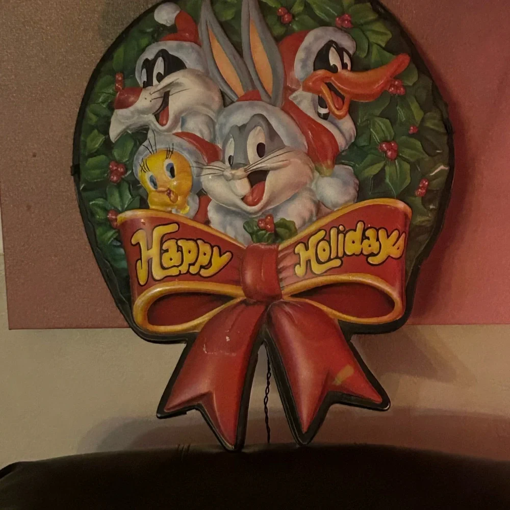 Looney Tunes Mania celebrate season